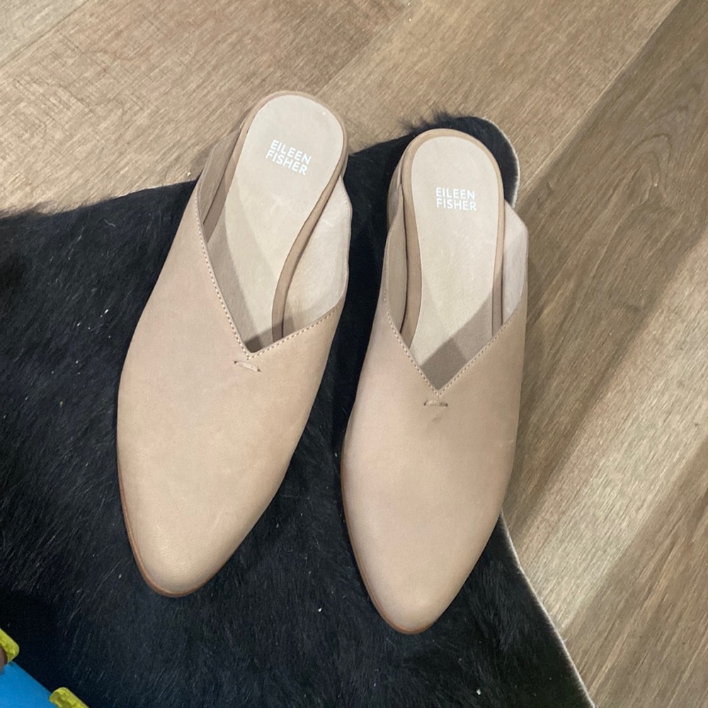 NWT Eileen Fisher pointy flat mules, size 10